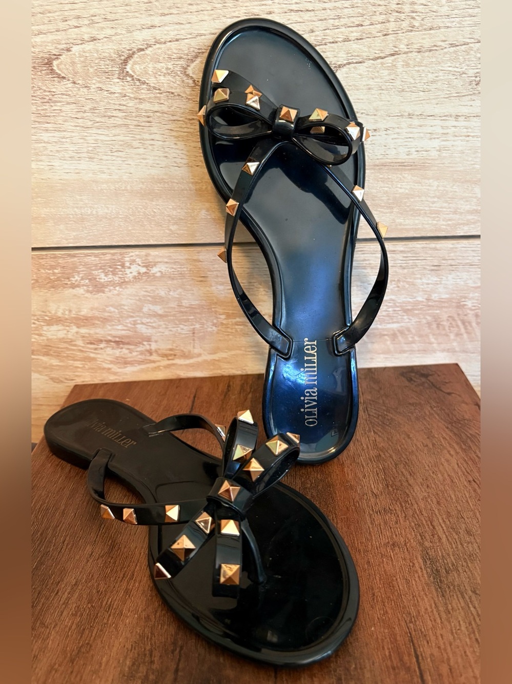 Olivia Miller Black Jelly Bow Sandals with Gold Studs Sz 40 fits 8.5 - Picture 3 of 6